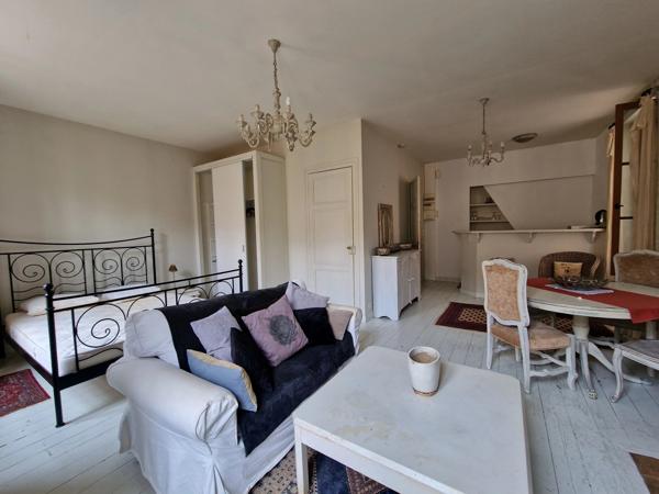 Immeuble avec local commercial et 2 studios