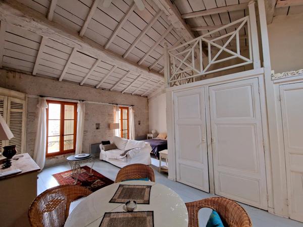 Immeuble avec local commercial et 2 studios