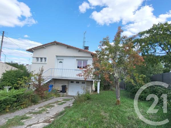 Maison à vendre  5 pièces - 100,60 m 2   SAINTES  - 17