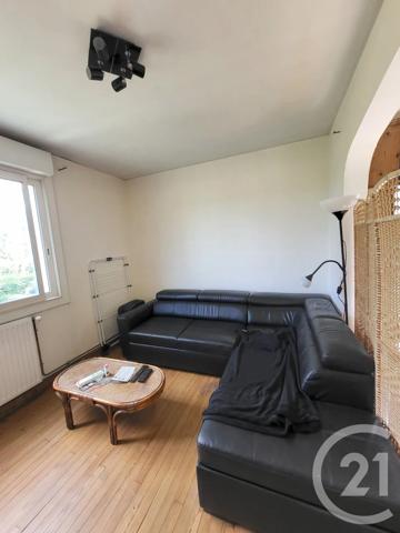 Maison à vendre  5 pièces - 100,60 m 2   SAINTES  - 17