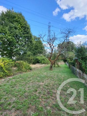 Maison à vendre  5 pièces - 100,60 m 2   SAINTES  - 17