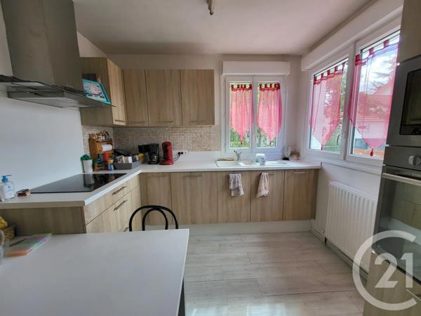 Maison à vendre  5 pièces - 100,60 m 2   SAINTES  - 17