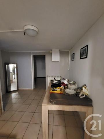 Maison à vendre  5 pièces - 100,60 m 2   SAINTES  - 17