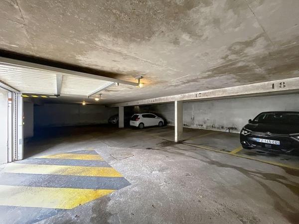 Joli T2 de 45 m² près du RER Robinson et des commerces, au calme, baigné de lumière.