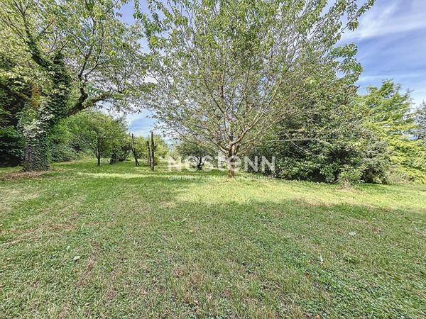 Terrain constructible d'environ 906 m², à vendre sur la commune de Versonnex