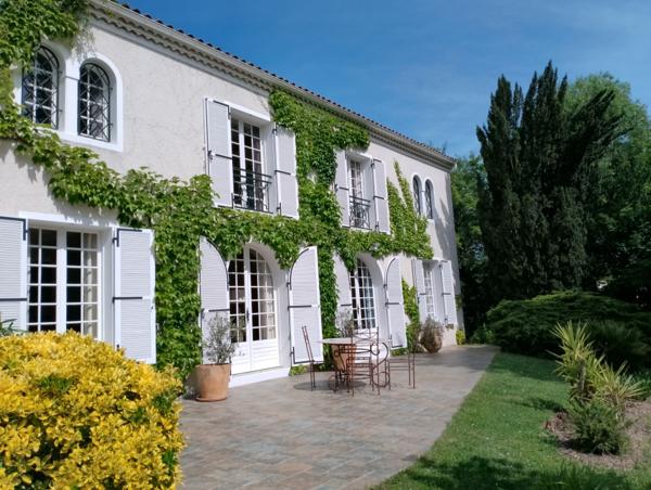 Maison
                                                                                                                                                                                                                                                                                                                        7 pièce(s)                                                                                                                                                                                                          5 chambre(s)                                                                                                                                                                                                          200  m²