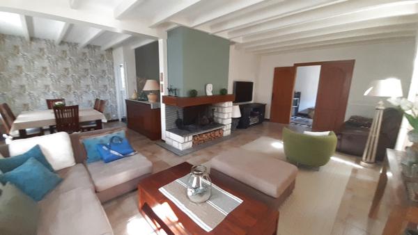 Maison
                                                                                                                                                                                                                                                                                                                        7 pièce(s)                                                                                                                                                                                                          5 chambre(s)                                                                                                                                                                                                          200  m²