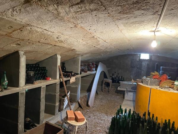 Maison à rénover à Saumur - Bagneux — pierre de tuffeau — proche Thouet  (49)
