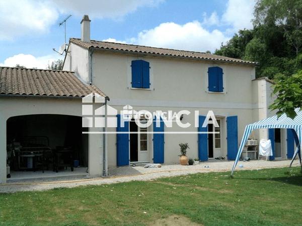 Location Maison 5 pièces 150.9 m² - LIEU DIT ROCHEFORT Granzay - Gript 79360