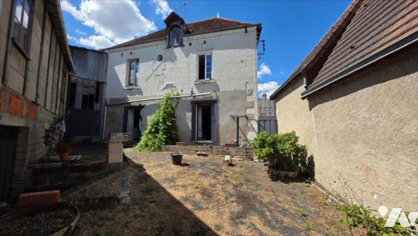 Maison de ville avec grand Hangar/atelier