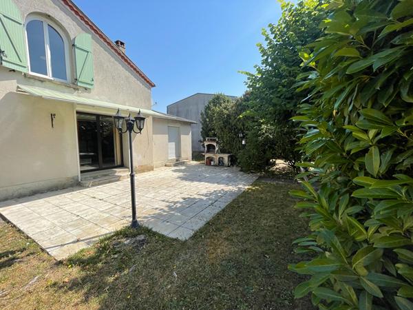 Maison Saint Jean De Braye 3 pièces avec une dépendance et piscine