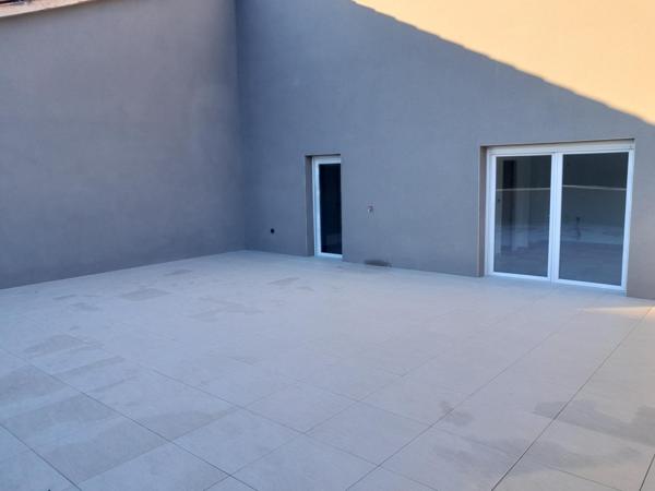 Sainte-Foy-l'Argentière (69610) T3 neuf avec terrasse et parking intérieur