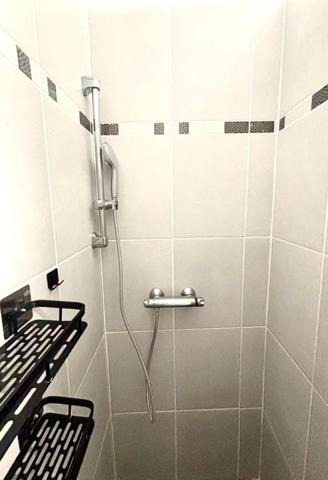 STUDIO MEUBLÉ 26m² – IMMEUBLE HAUSSMANNIEN – AUPS CENTRE