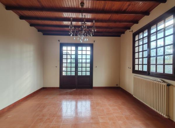 Arles (13200) A proximité du centre d'Arles et de toutes commodités, maison de construction traditionnelle de 241 m² habitab