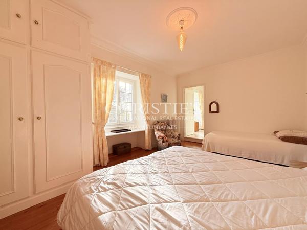 Une demeure du XVIIIᵉ siècle où la pierre et l’eau se répondent.