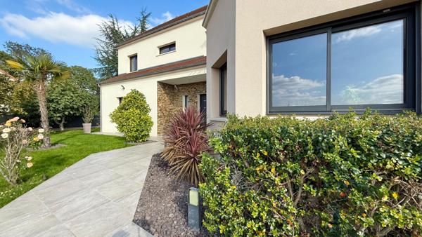 Maison Corbeil Essonnes 8 pièce(s) 280 m2