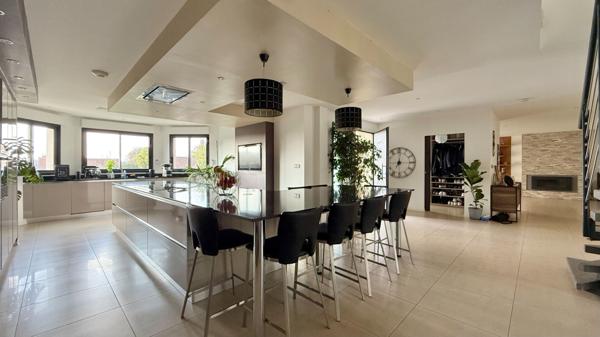 Maison Corbeil Essonnes 8 pièce(s) 280 m2