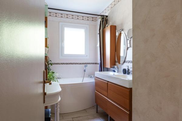 Maison à vendre 8 pièces SAINT CYR SUR LOIRE (37)