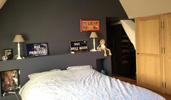 Maison en pierre au coeur d'un village LE BUGUE (24)