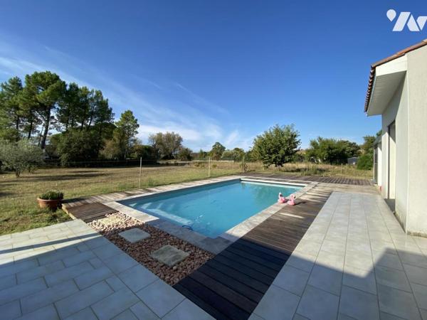  Dans un village avec commodités - UZES 5 km  Villa contemporaine Norme  BBC avec Piscine  