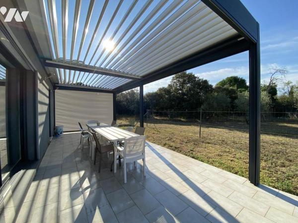  Dans un village avec commodités - UZES 5 km  Villa contemporaine Norme  BBC avec Piscine  