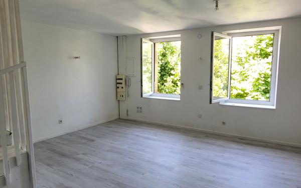 Immeuble à vendre    2 pièces •  Romans-sur-Isère