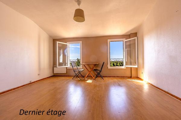 Studio dernier étage centre ville