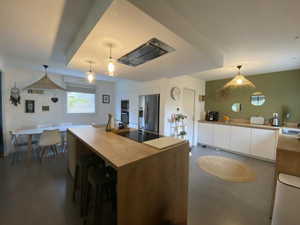 Bruz (35170) Grande maison familiale à la décoration soignée avec STUDIO indépendant