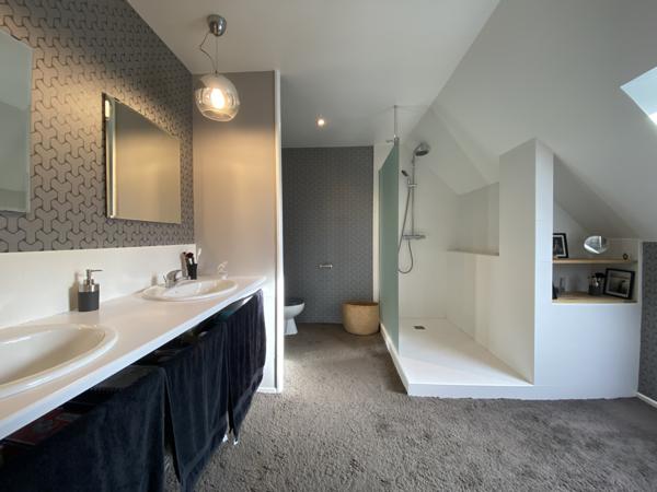 Bruz (35170) Grande maison familiale à la décoration soignée avec STUDIO indépendant