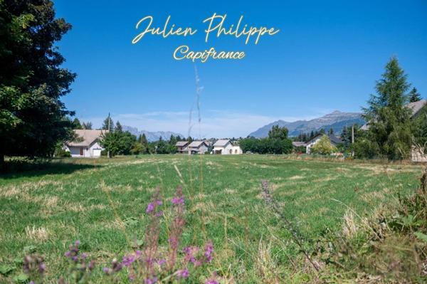 Rare – Terrain viabilisé avec permis de construire à Ancelle !