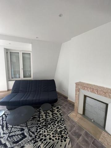 45 BD FAYOLLE - STUDIO MEUBLE au 5ème étage d'un immeuble sécurisé