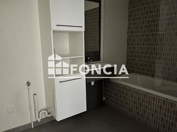 Location Appartement 3 pièces 65.15 m² - 82 RUE DES RUFFINS Montreuil 93100