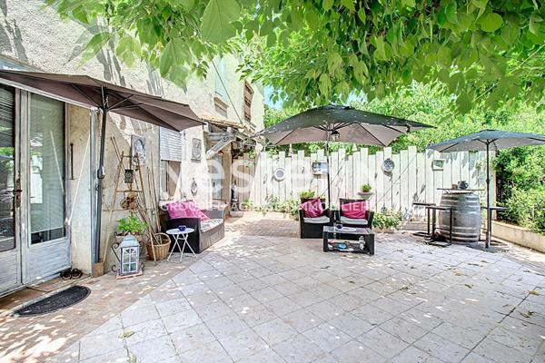 A VENDRE DRAGUIGNAN Bastide 3 suites parentales PISCINE terrain de 4000 m²