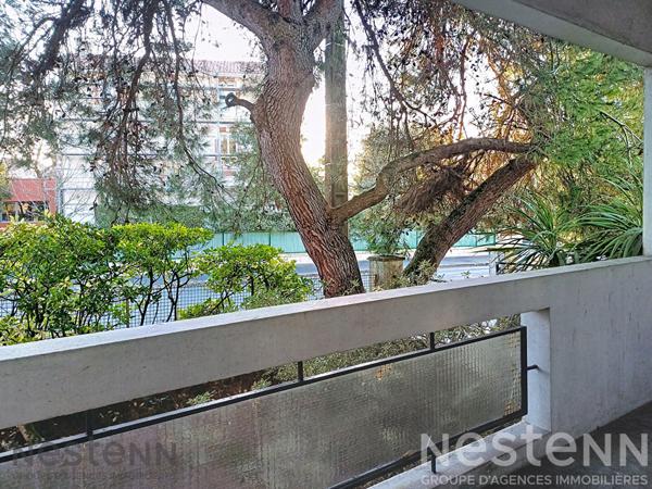 À vendre appartement spacieux de 4 pièces à Royan, près de la mer.