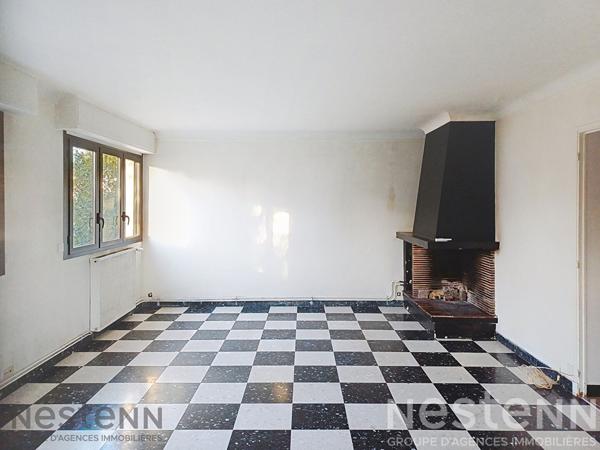 À vendre appartement spacieux de 4 pièces à Royan, près de la mer.