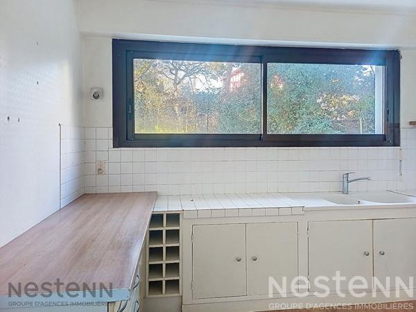 À vendre appartement spacieux de 4 pièces à Royan, près de la mer.