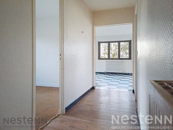 À vendre appartement spacieux de 4 pièces à Royan, près de la mer.