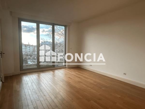 Location Appartement 4 pièces 181.11 m² - 141 BL DE LA LIBERTE Lille 59800
