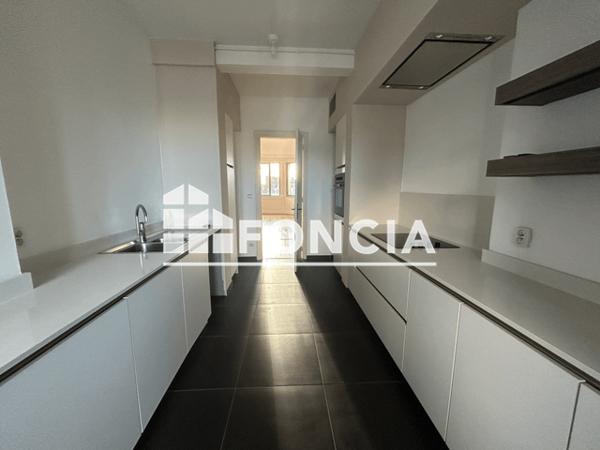 Location Appartement 4 pièces 181.11 m² - 141 BL DE LA LIBERTE Lille 59800