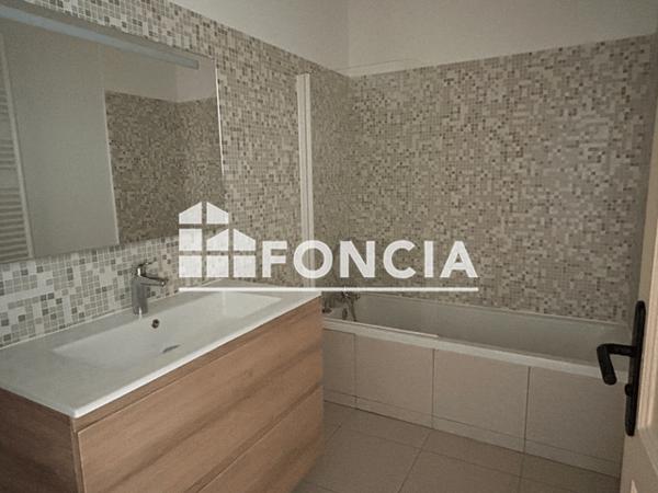 Location Appartement 4 pièces 181.11 m² - 141 BL DE LA LIBERTE Lille 59800