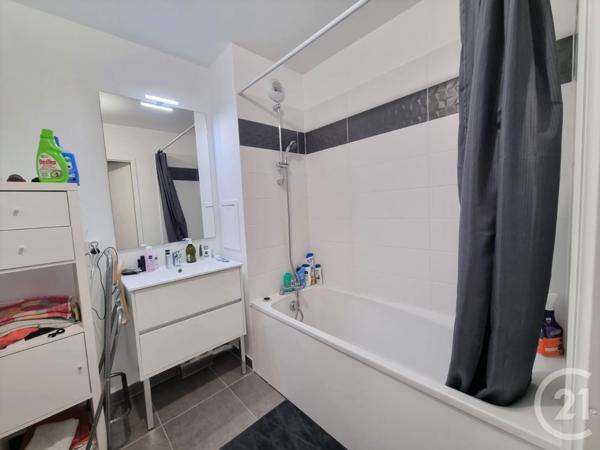Appartement F2 à vendre  2 pièces - 45 m2 L ISLE ADAM - 95