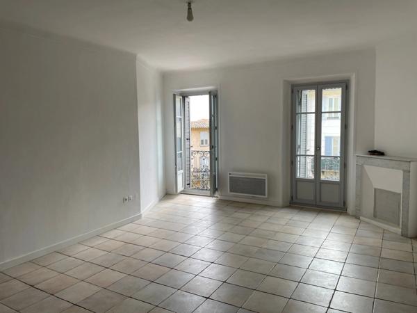 GRASSE CENTRE HISTORIQUE APPARTEMENT 2P 51.5 M2 RENOVE