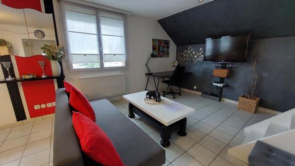 Proche gare - dernier étage - petite copropriété