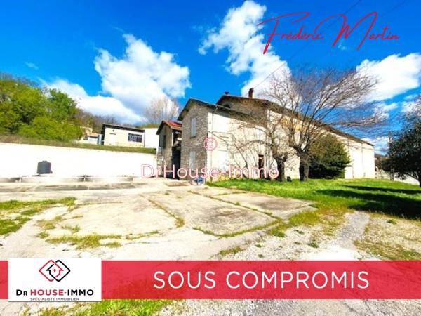 Immeuble à vendre 10 pièces de 1 300 m²