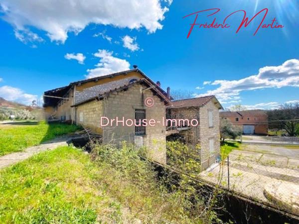Immeuble à vendre 10 pièces de 1 300 m²