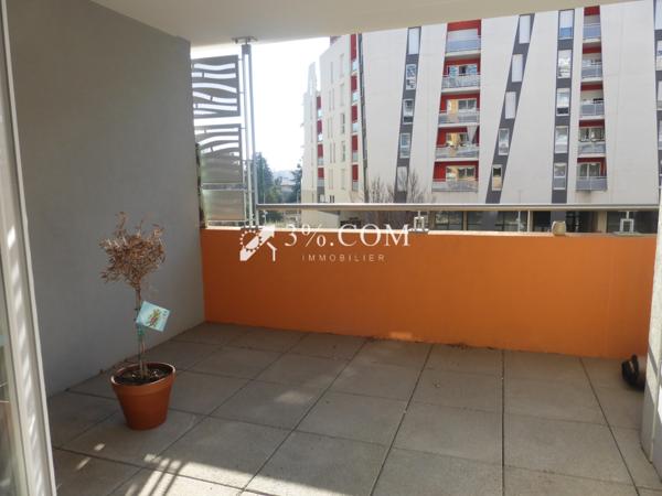 Appartement P2 de 48 m2 avec loggia et garage. Nîmes (30000)