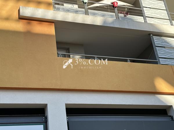Appartement P2 de 48 m2 avec loggia et garage. Nîmes (30000)