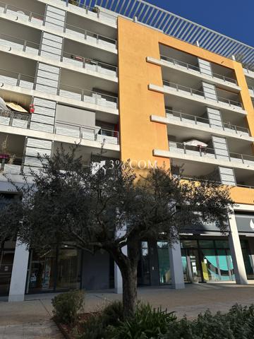 Appartement P2 de 48 m2 avec loggia et garage. Nîmes (30000)
