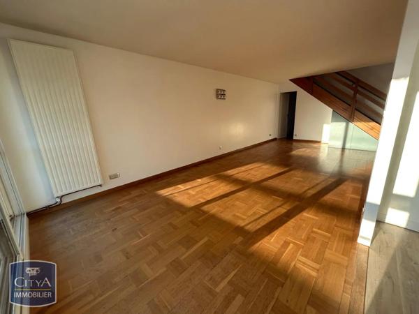 Appartement à louer 4 pièces 79.9m²