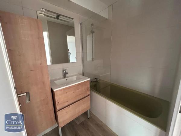 Appartement à louer 4 pièces 79.9m²